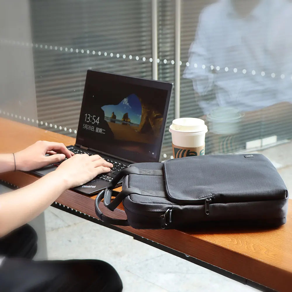 WIWU Laptop Bag for MacBook Air 13.6 2025 Waterproof Shoulder Bag for MacBook Pro 13 Air 13 Carry Case for iPad Pro Air 13 12.9