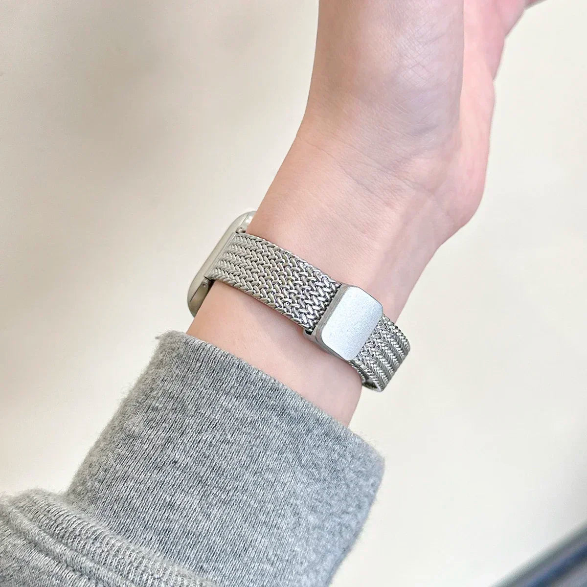 Magnetic Folding Loop Band for Apple Watch Band 44mm 49mm 40mm 45mm 42mm 46for Iwatch Series 11 9 8 7 6 SE 10 Ultra 3 2 Band