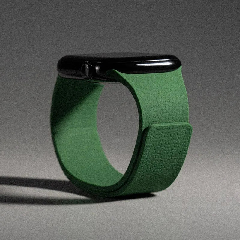 Silicone Magnetic Strap for Apple Watch Bands Ultra 4 3 2 49mm 40mm 44mm 41mm 46mm 45mm 42mm Correa iWatch Series 12 10 11 SE3