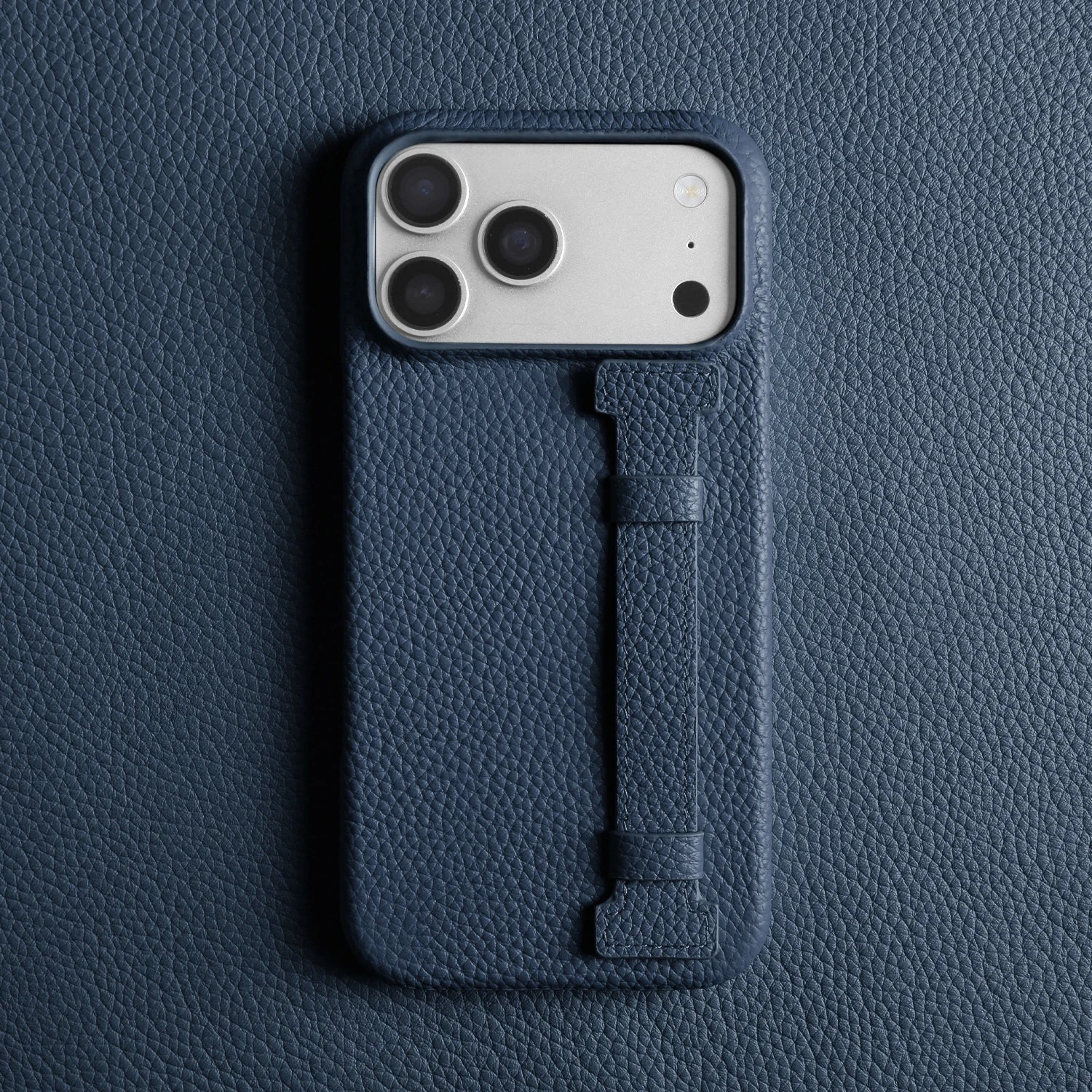 Genuine Leather Case With Wrist Strap Kickstand For iPhone 17 Pro Max 17e 16e 16 15 14 13 12 Mini 11 Back Cover Case Coque Funda