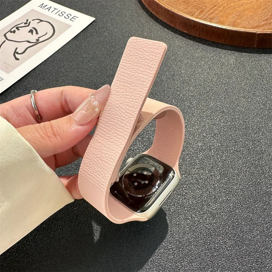 2025 New silicone magnetic strap for Apple Watch ultra2-3 49mm 45/42/46/40/41mm sport bracelet series 11 10 9 8 7 6 5 4 SE Band