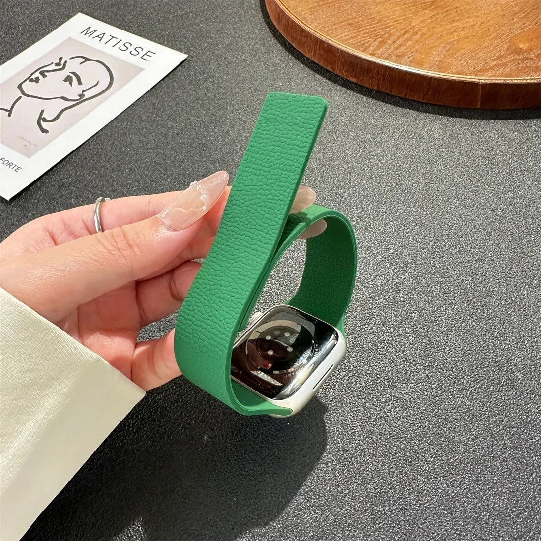 2025 New silicone magnetic strap for Apple Watch ultra2-3 49mm 45/42/46/40/41mm sport bracelet series 11 10 9 8 7 6 5 4 SE Band