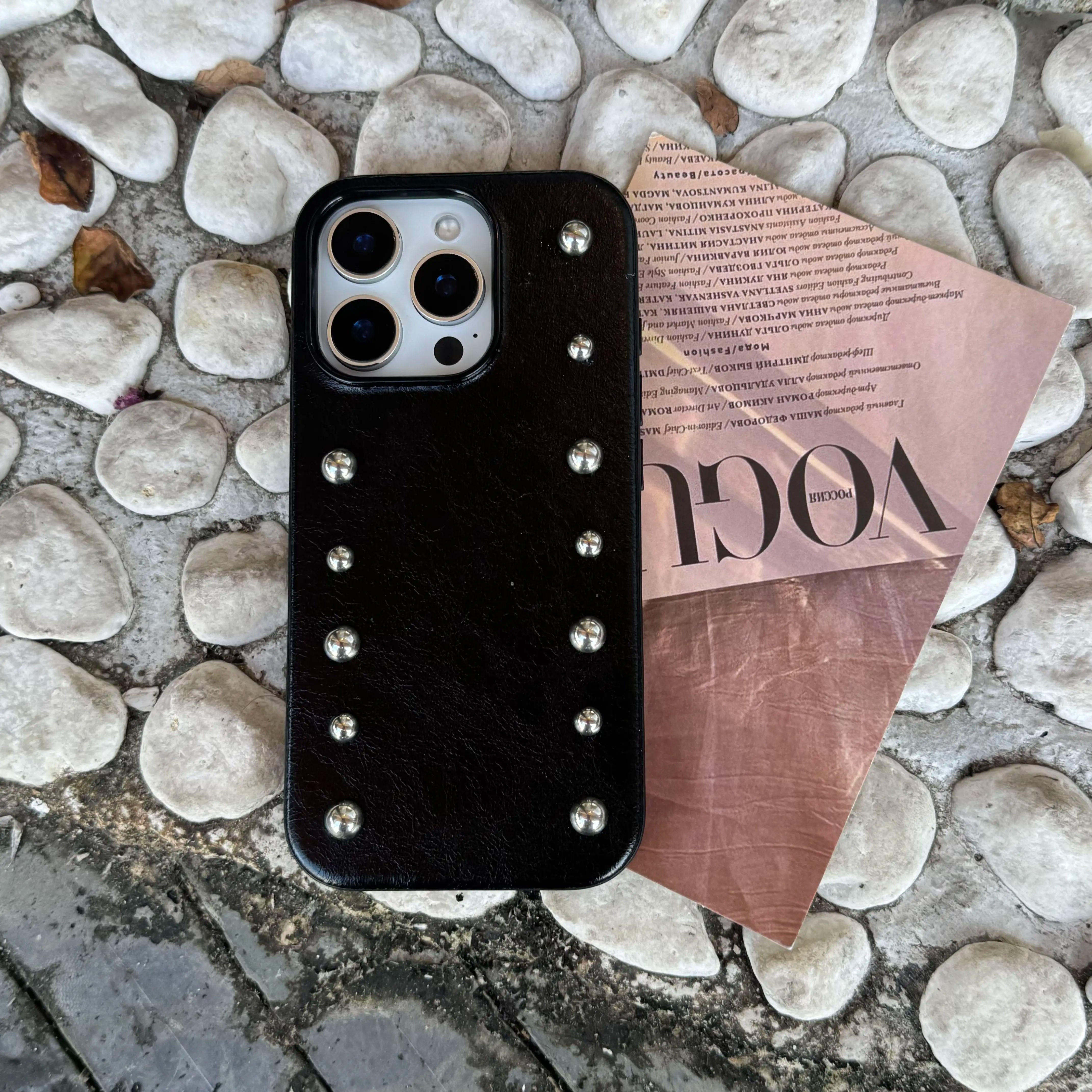 Personality Advanced Silver Round Rivet Solid Color Leather Shock Proof Phone Cover for iPhone 17Pro Max 16 15 14 13 Pro Max Cas